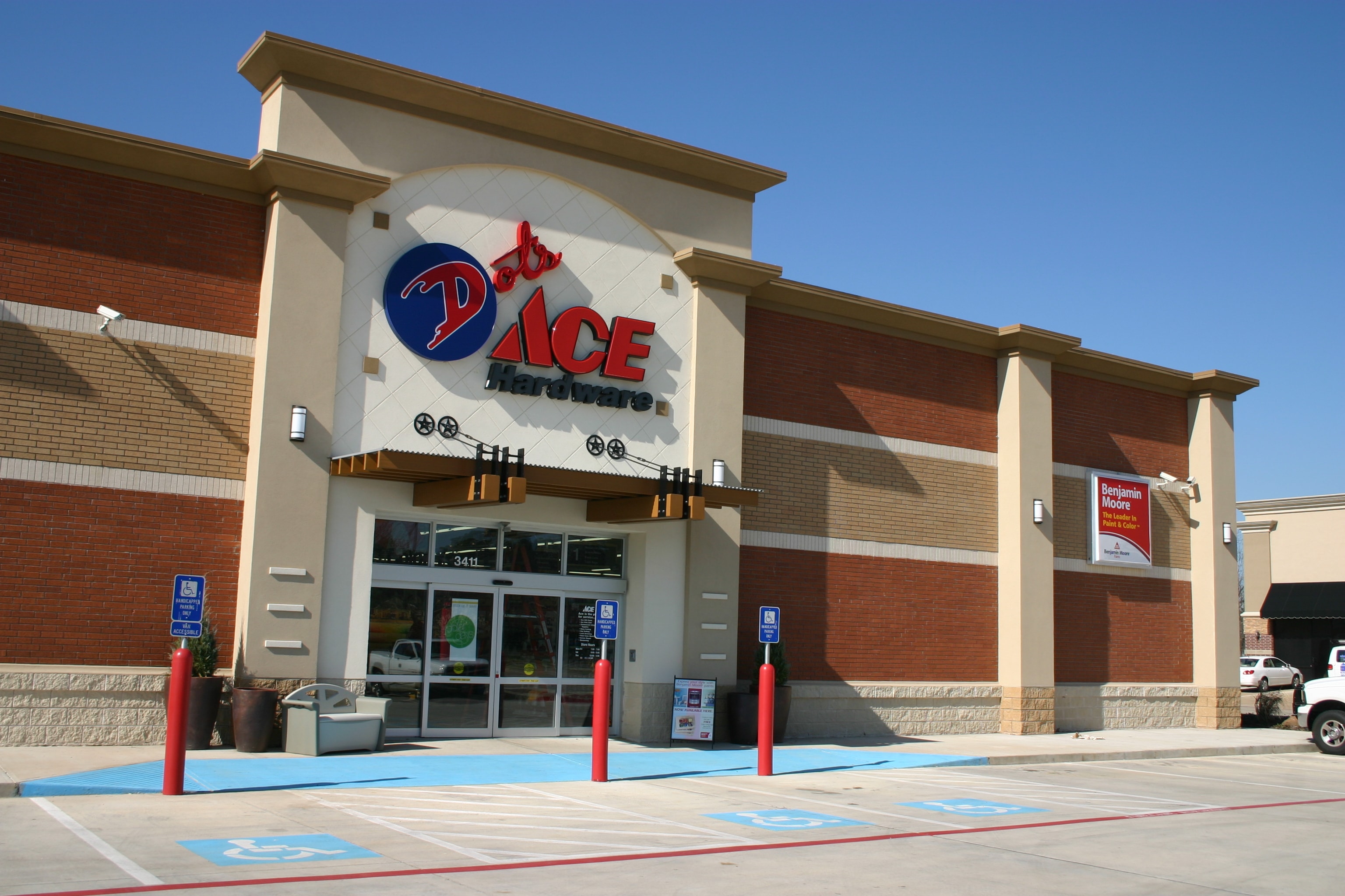 Dot's Ace Hardware